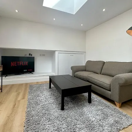 Fountain No 5 With Free Parking * 约克