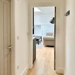 Fountain No 5 With Free Parking شقة *