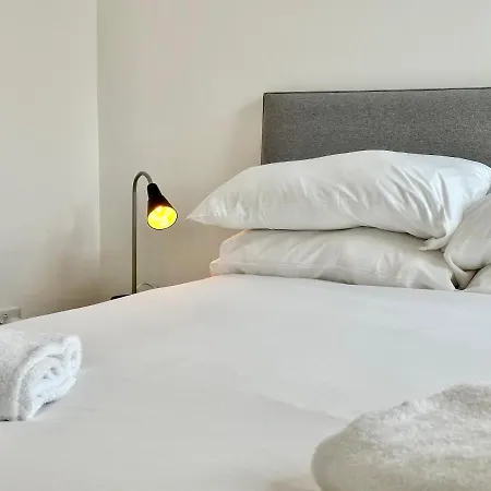 Fountain No 5 With Free Parking Apartament *