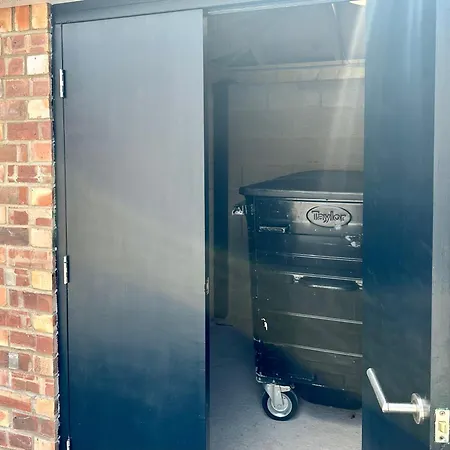 Fountain No 5 With Free Parking Apartamento York