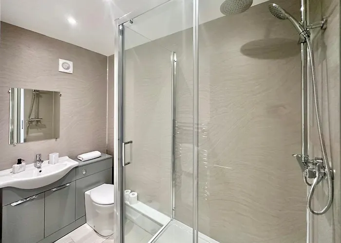 Fountain No 5 With Free Parking *