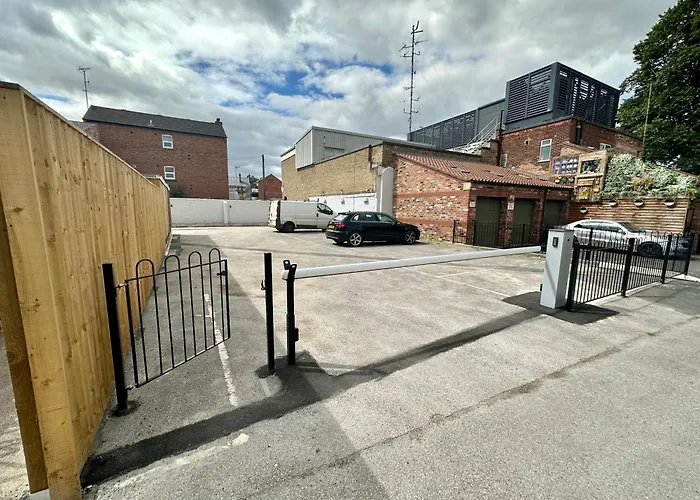 Fountain No 5 With Free Parking Apartament York